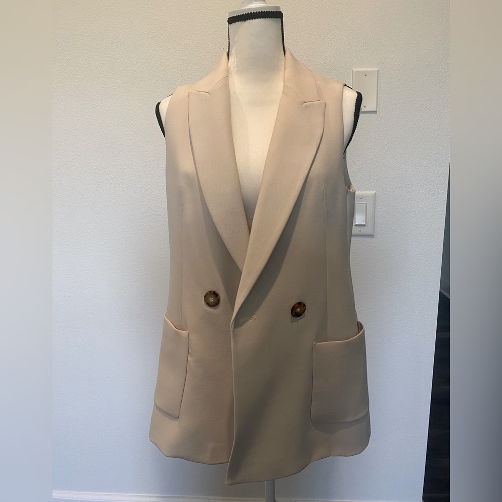 Zara sleeveless blazer in beige cream, like new, sz M.